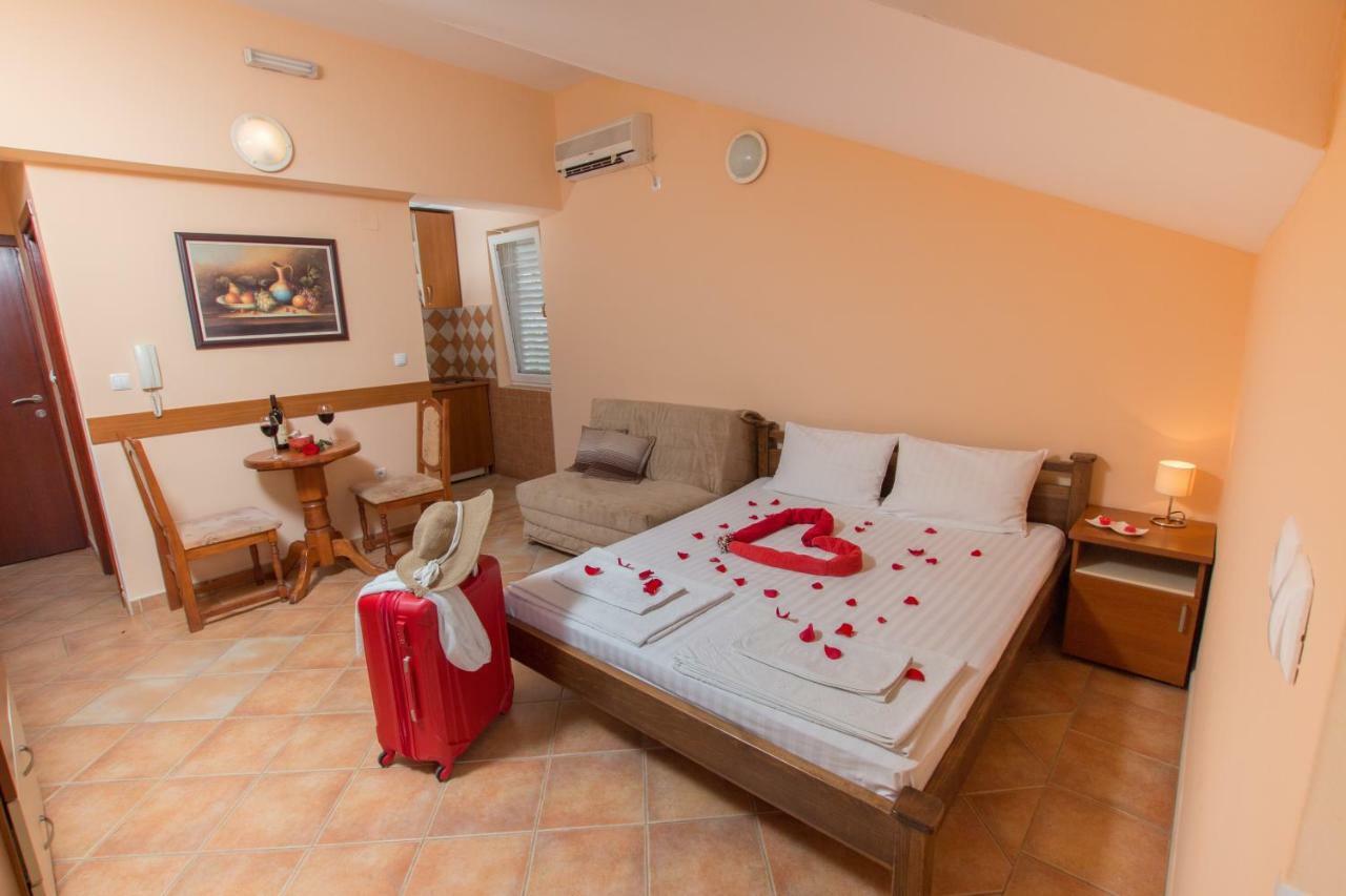 Adzic Apartments Budua Esterno foto